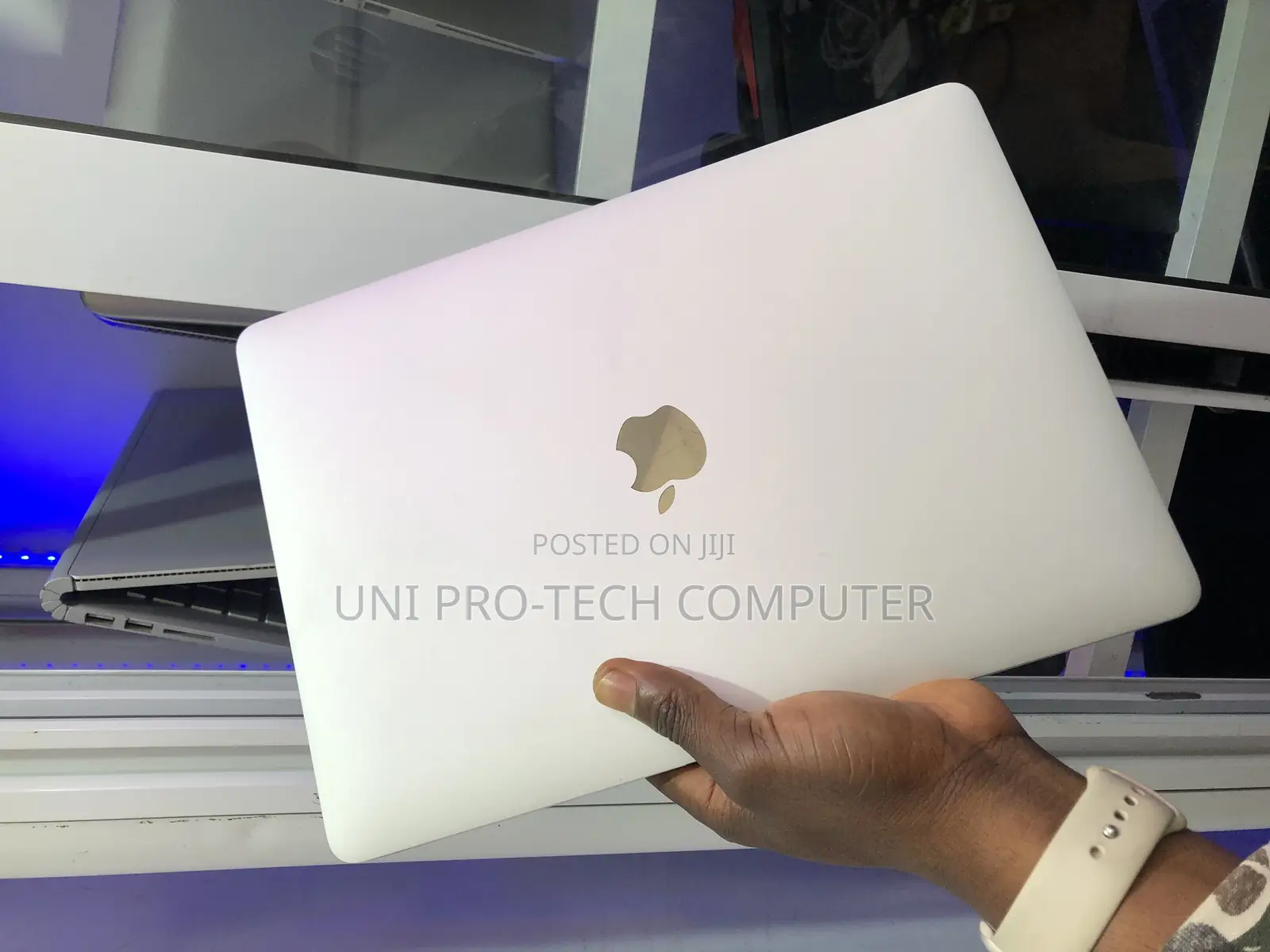 Laptop Apple MacBook Pro 2019 8GB Intel Core I5 SSD 128GB