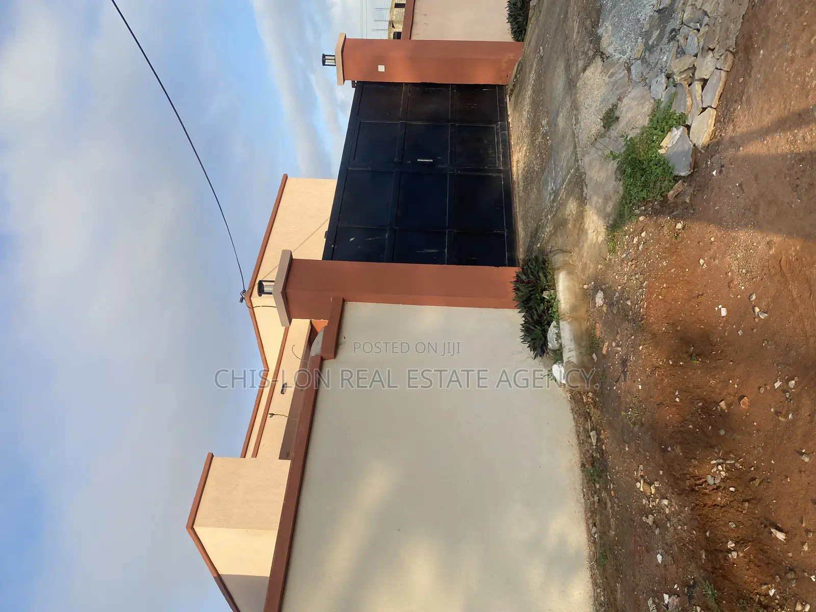 3bdrm House in Tuba Kokrobite Road, Toll Booth for sale