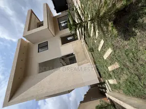 5bdrm House in Abokobi for sale