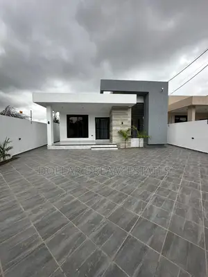 3bdrm House in Adenta for sale