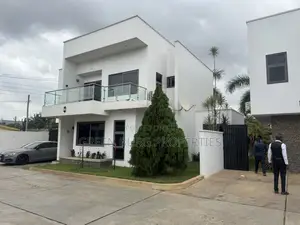 3bdrm Townhouse/Terrace in East Legon for sale