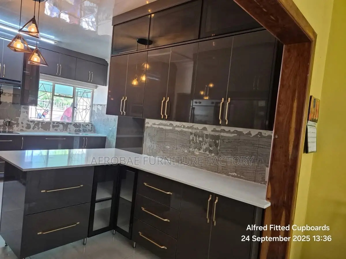 Kitchen Cabinet for Luxury Home