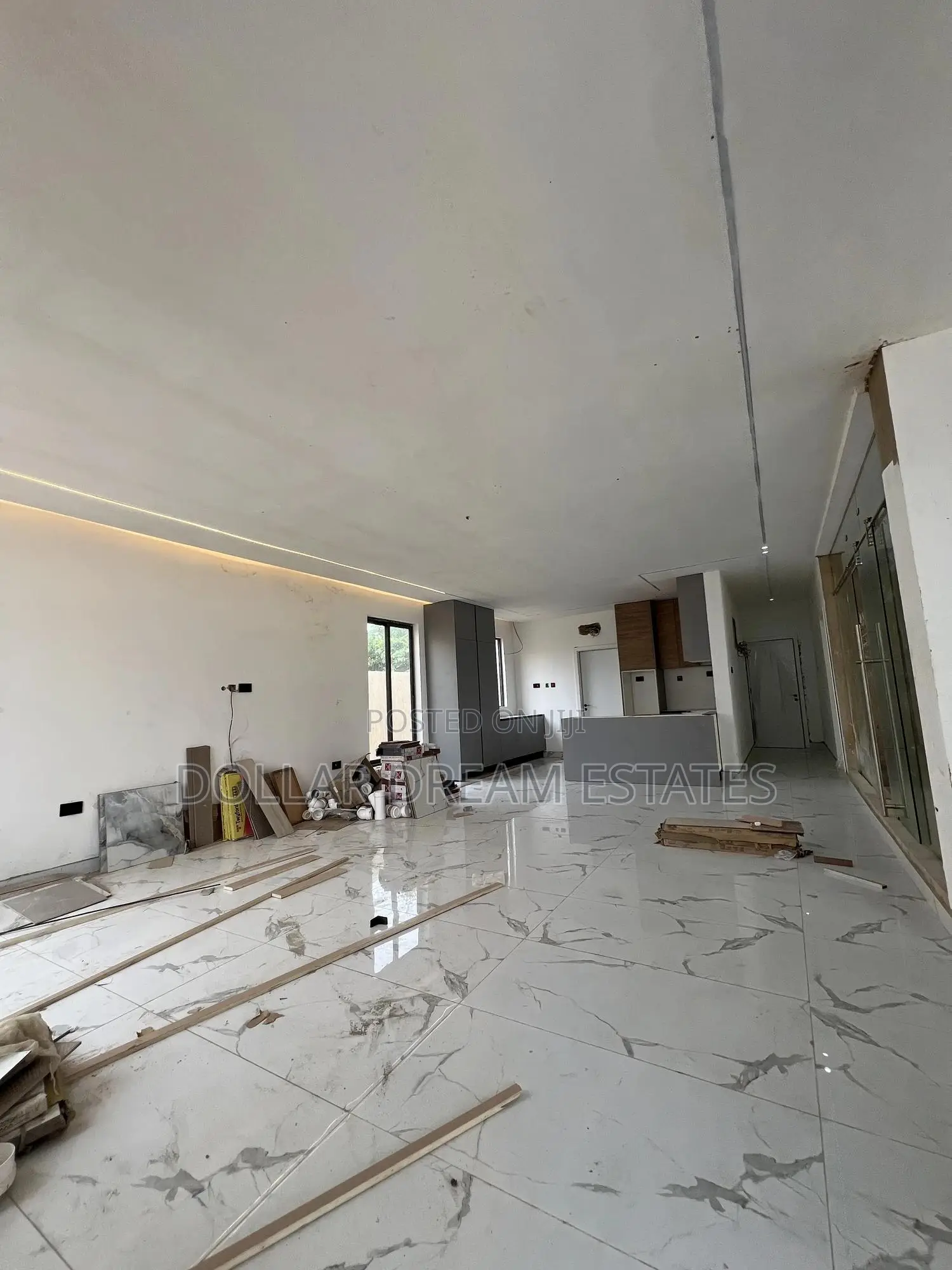 5bdrm House in Adjiriganor for sale