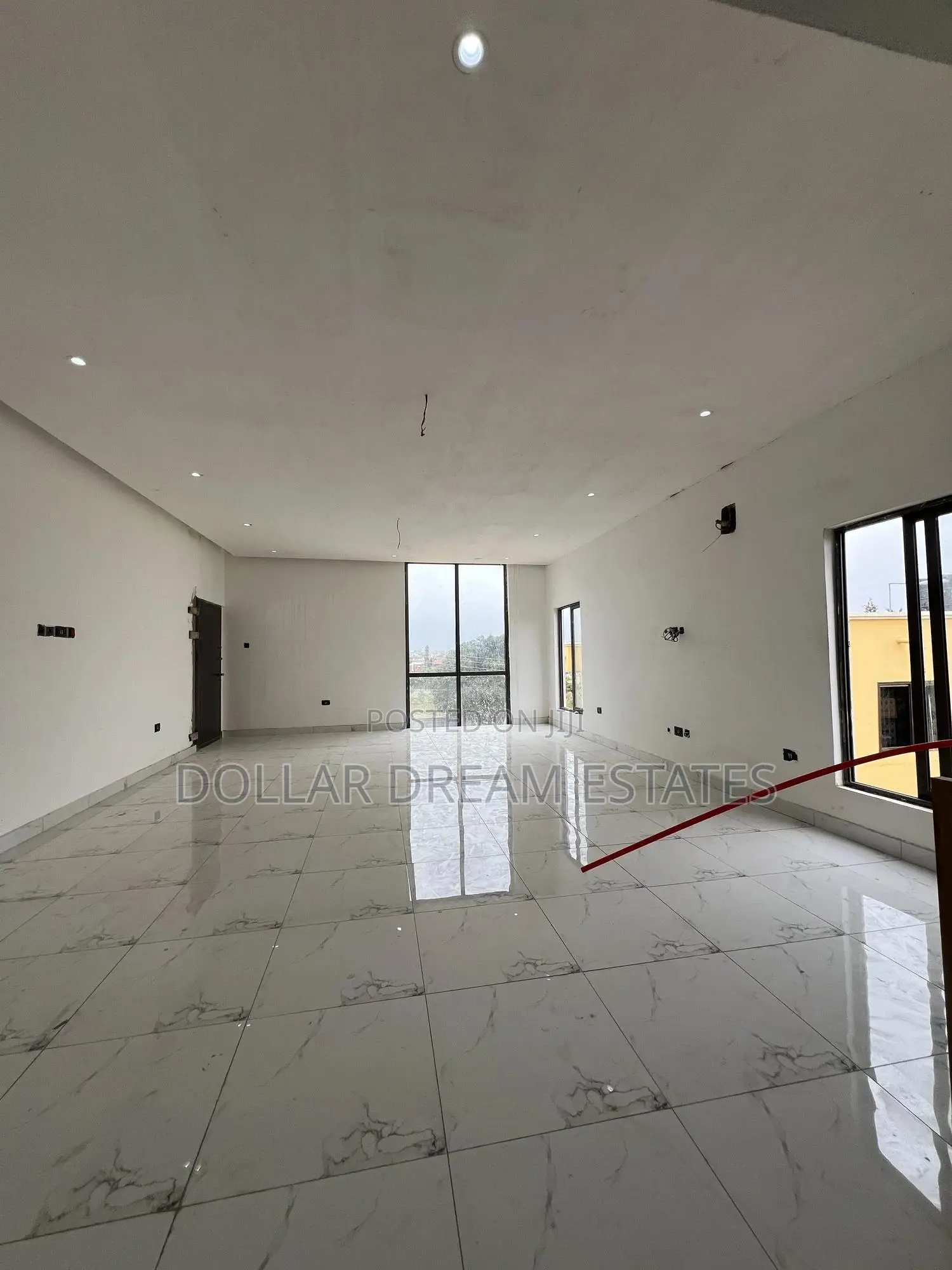 5bdrm House in Adjiriganor for sale