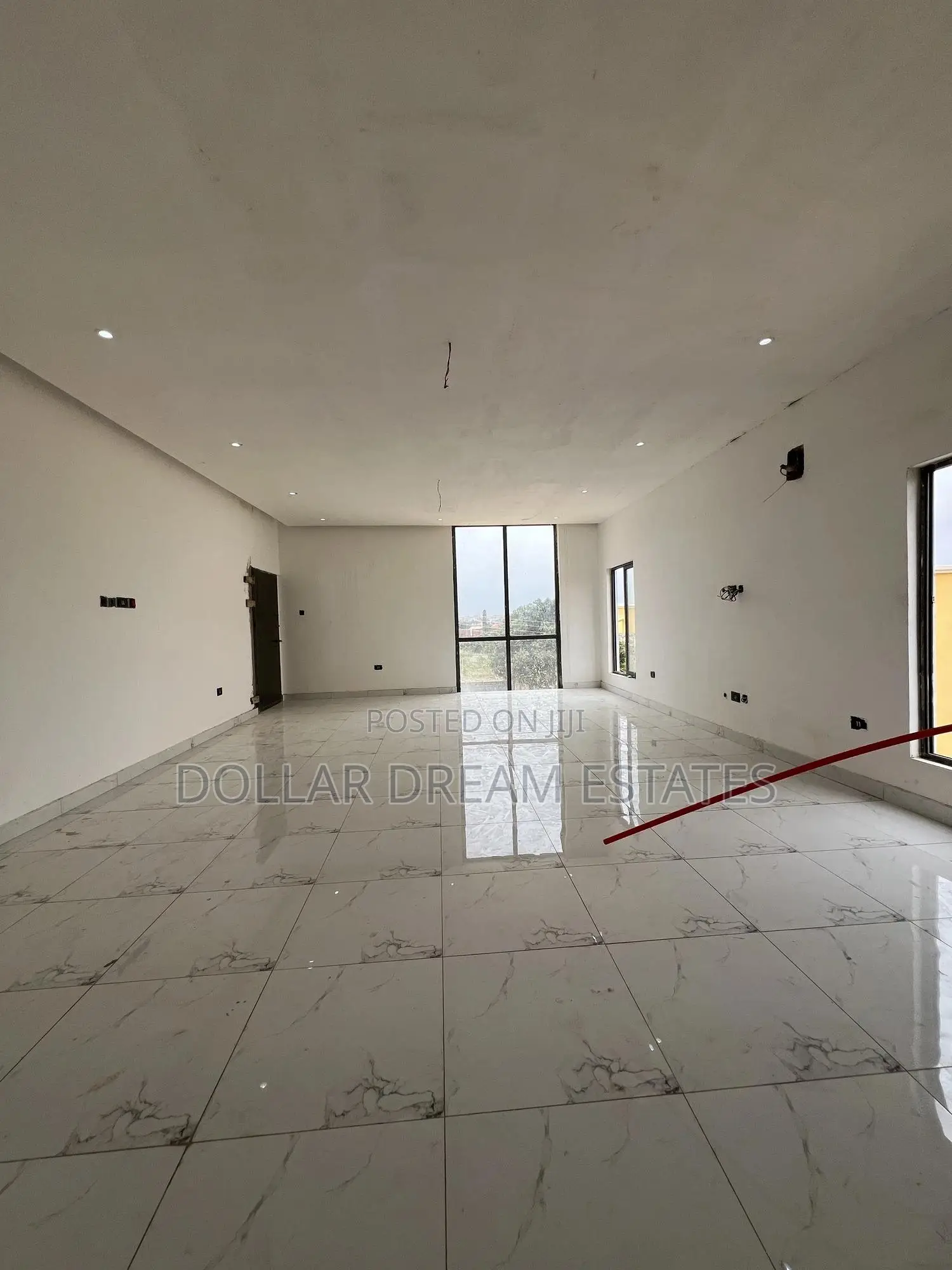 5bdrm House in Adjiriganor for sale