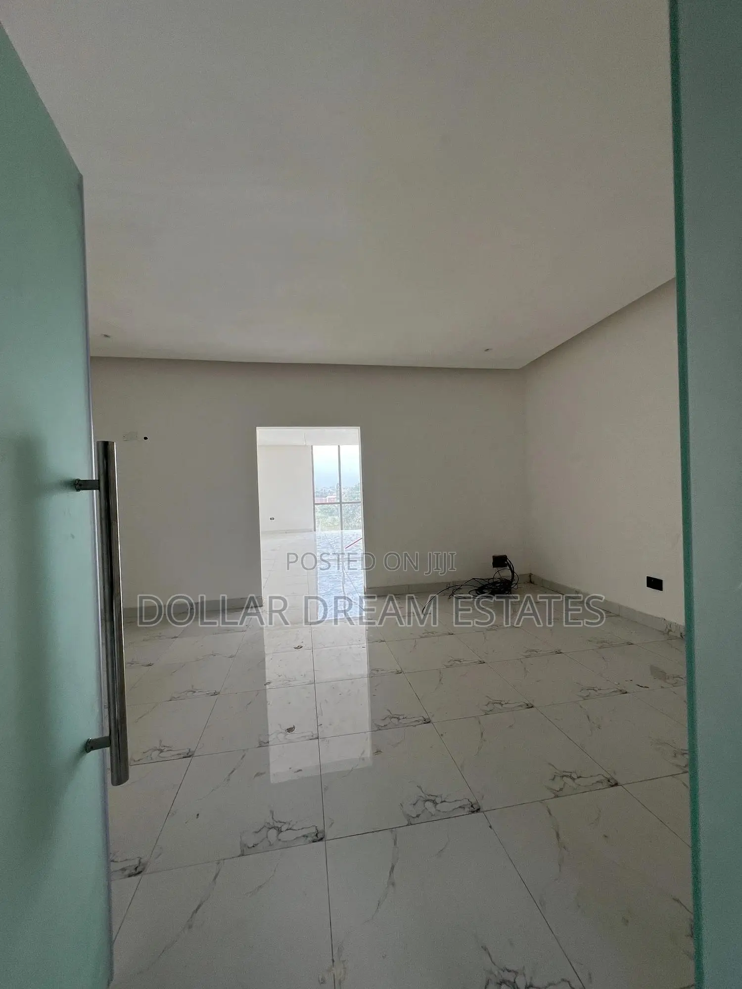 5bdrm House in Adjiriganor for sale