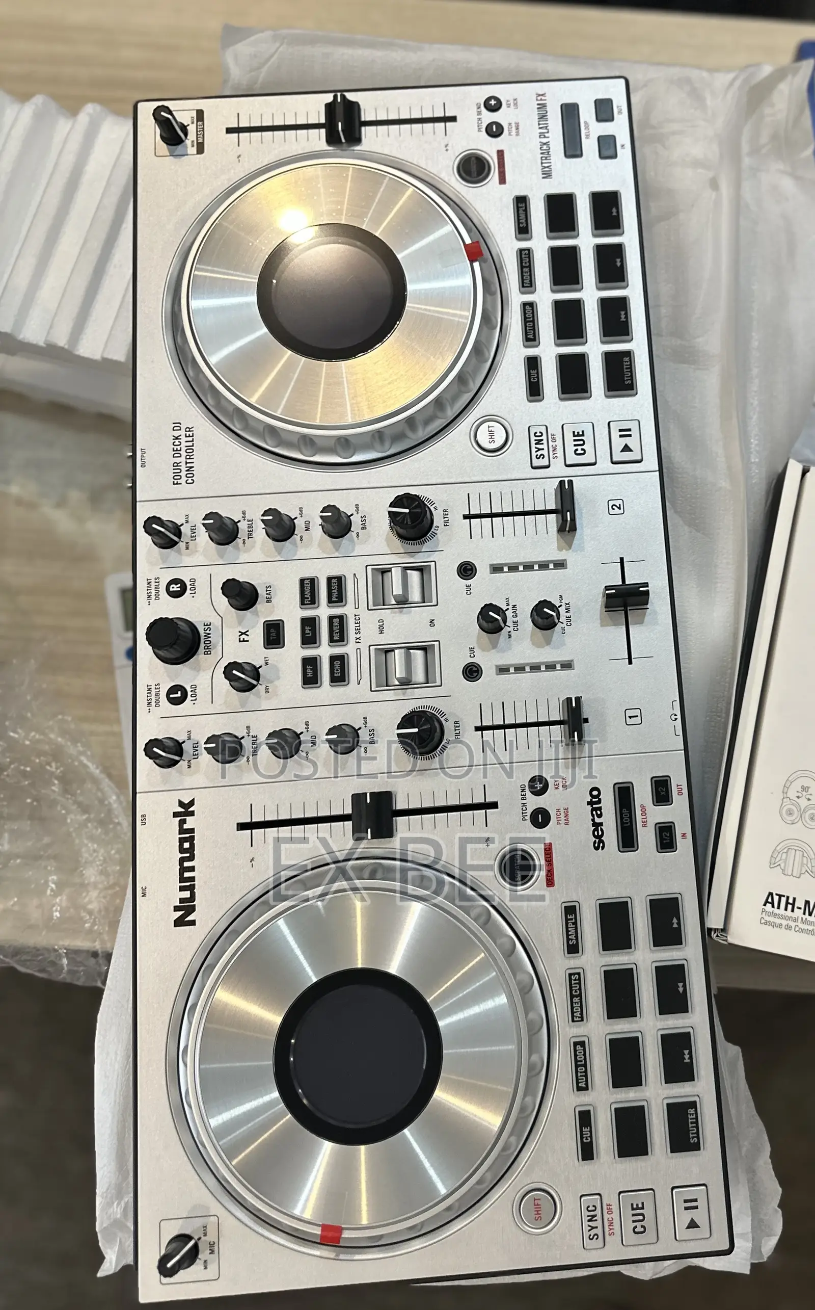 Numark Mixtrack Platinum Fx 4-Deck Serato Dj Controller* Silver*