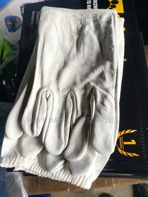 Complete Bee Keeping Gears - Full Suit With Gloves.