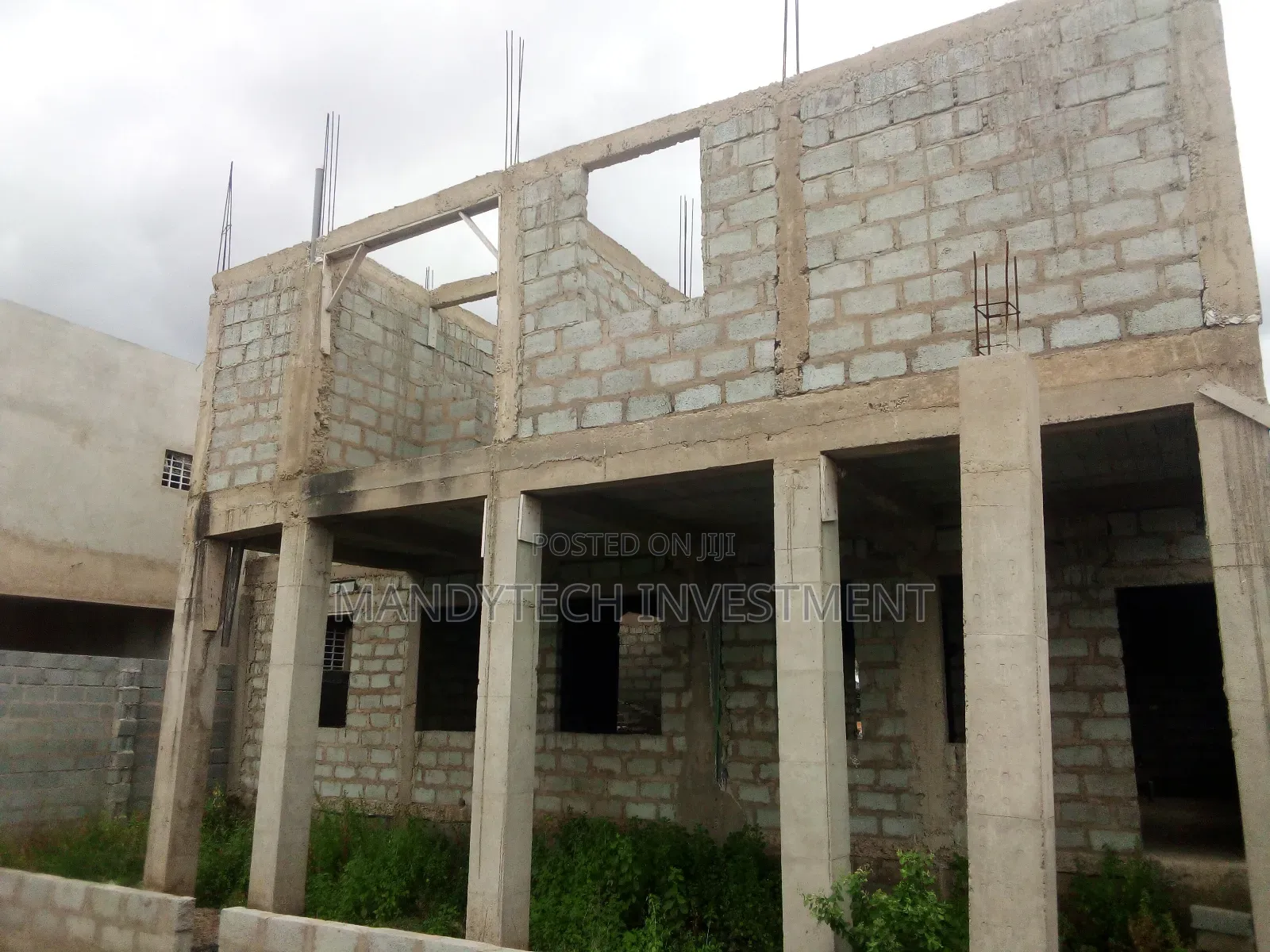 6bdrm Mansion In Adenta For Sale