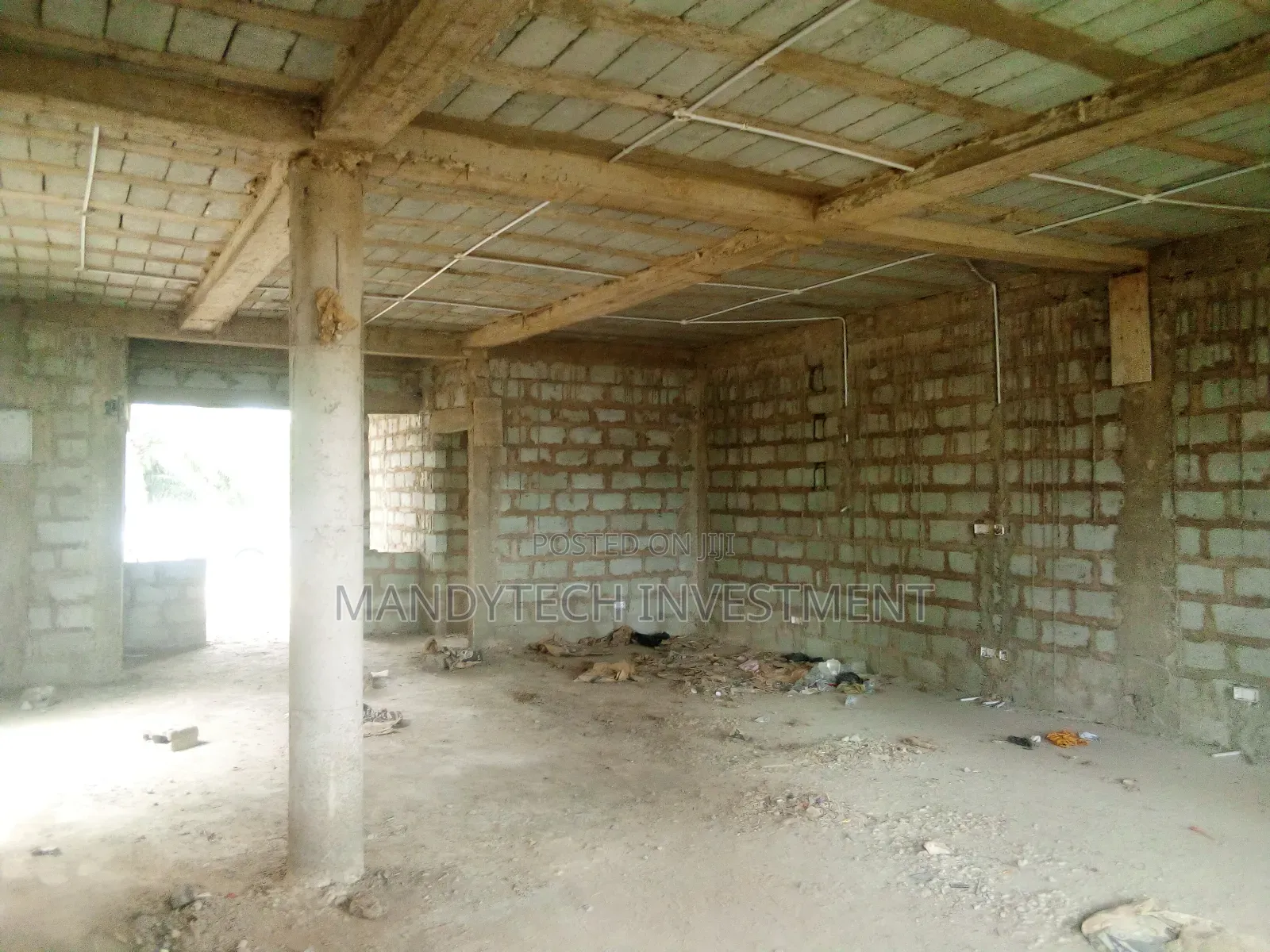 6bdrm Mansion In Adenta For Sale