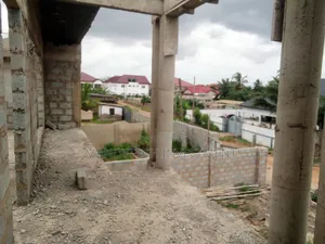 Classic 6 Bedroom Uncompleted House - Adenta
