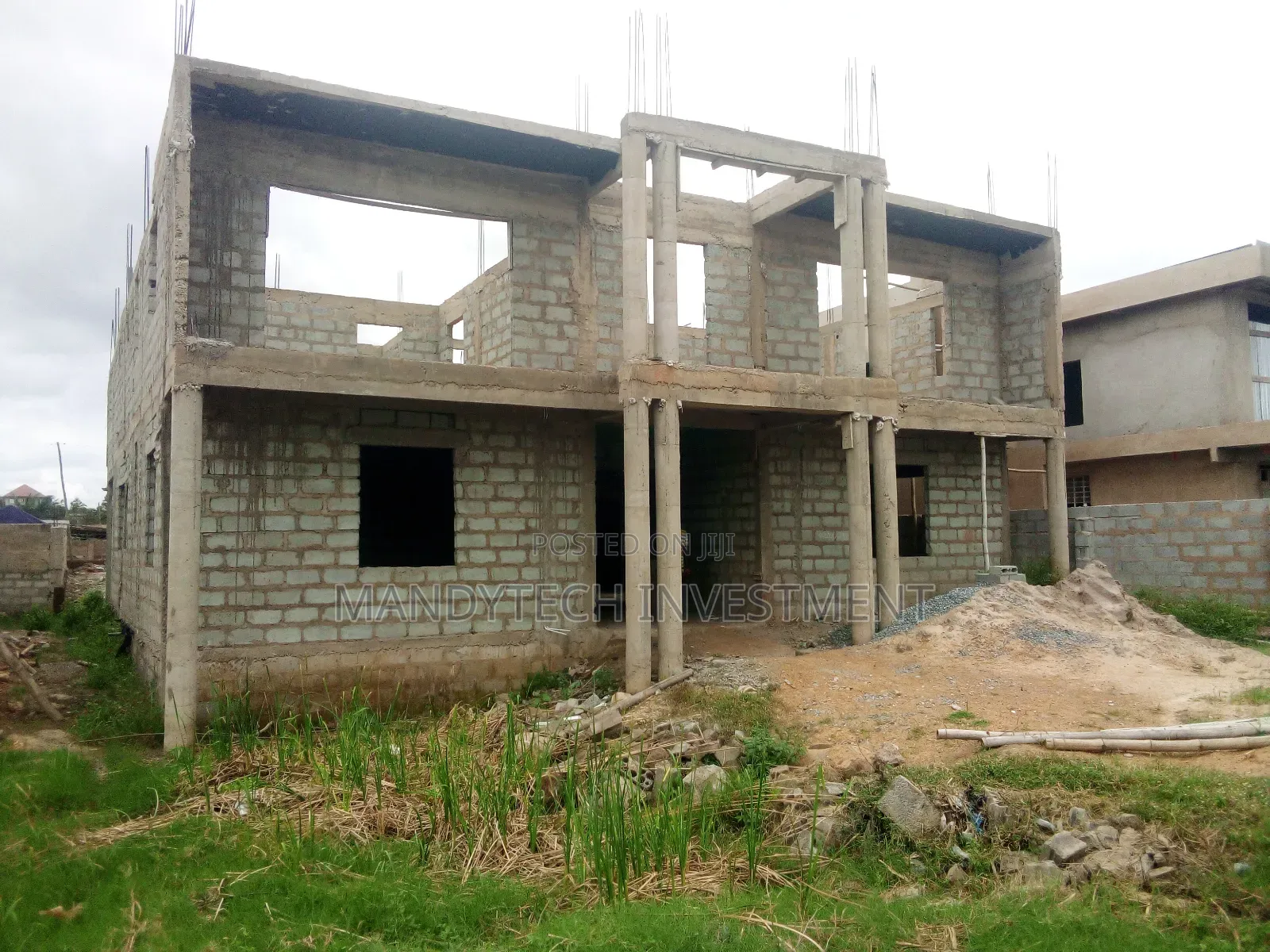 Classic 6 Bedroom Uncompleted House - Adenta