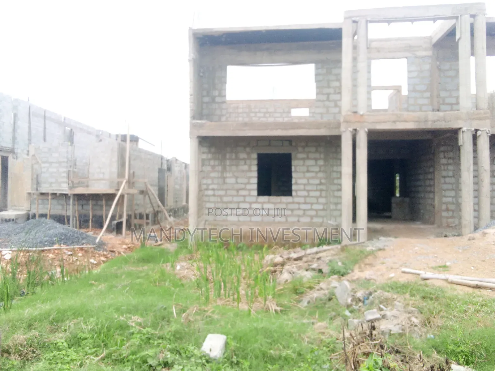Classic 6 Bedroom Uncompleted House - Adenta