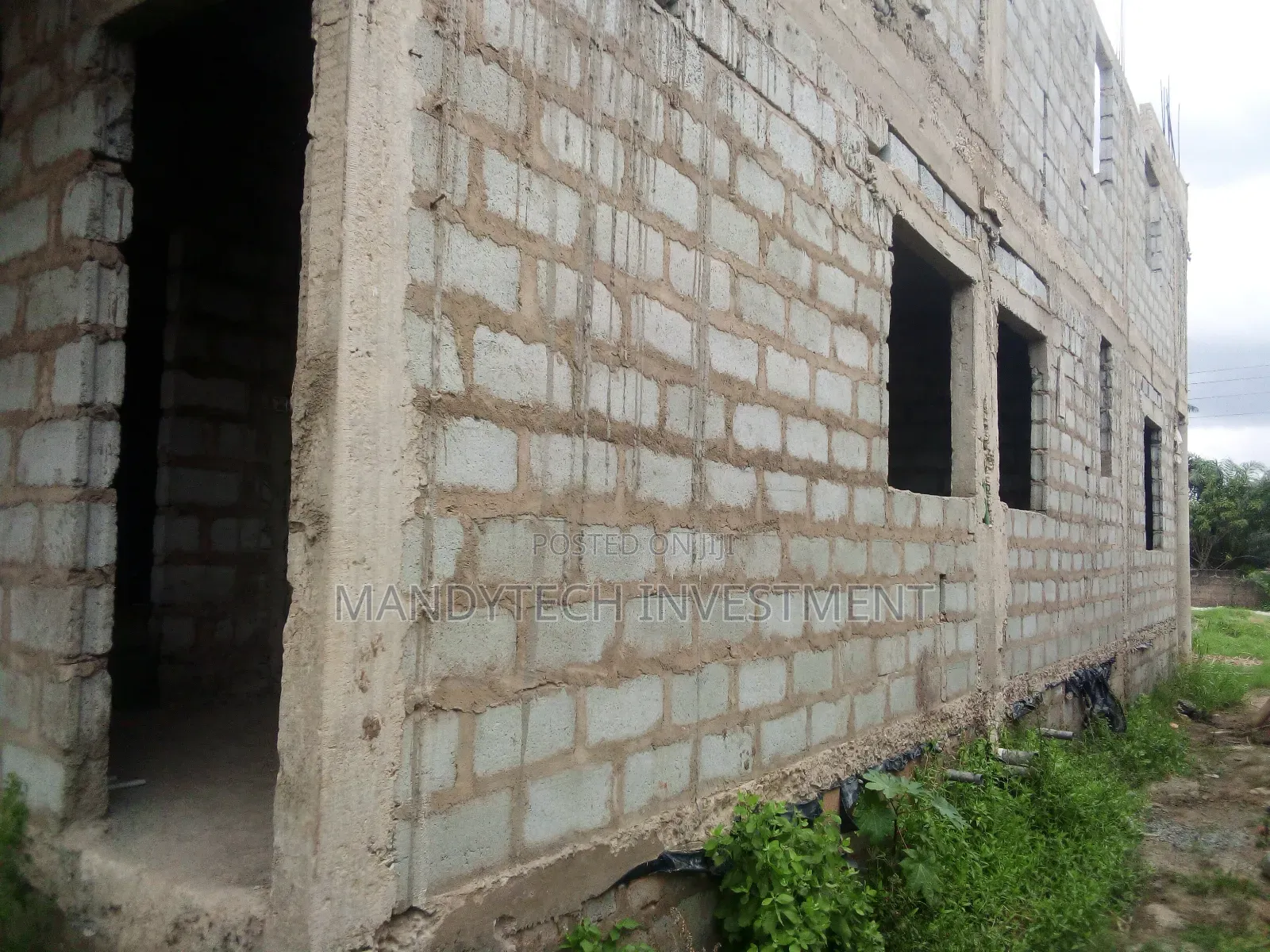 Classic 6 Bedroom Uncompleted House - Adenta