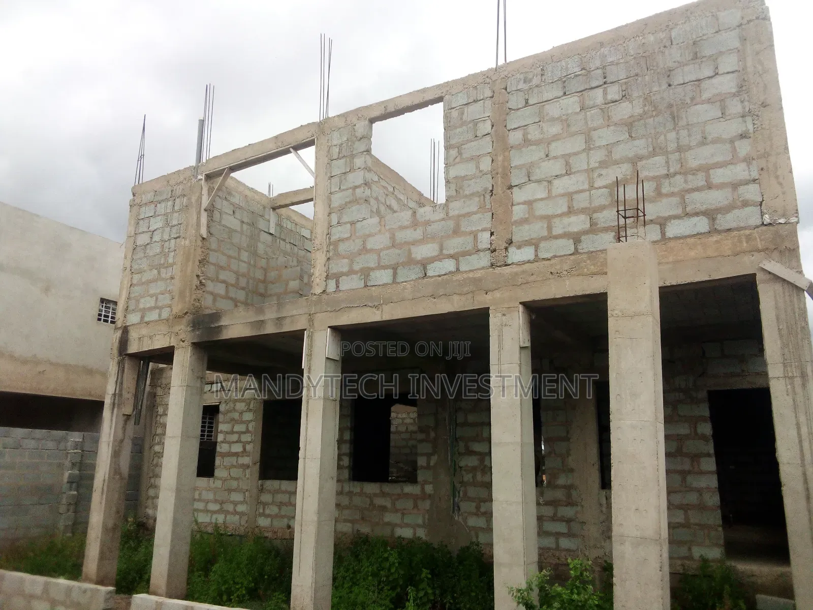 Classic 6 Bedroom Uncompleted House - Adenta