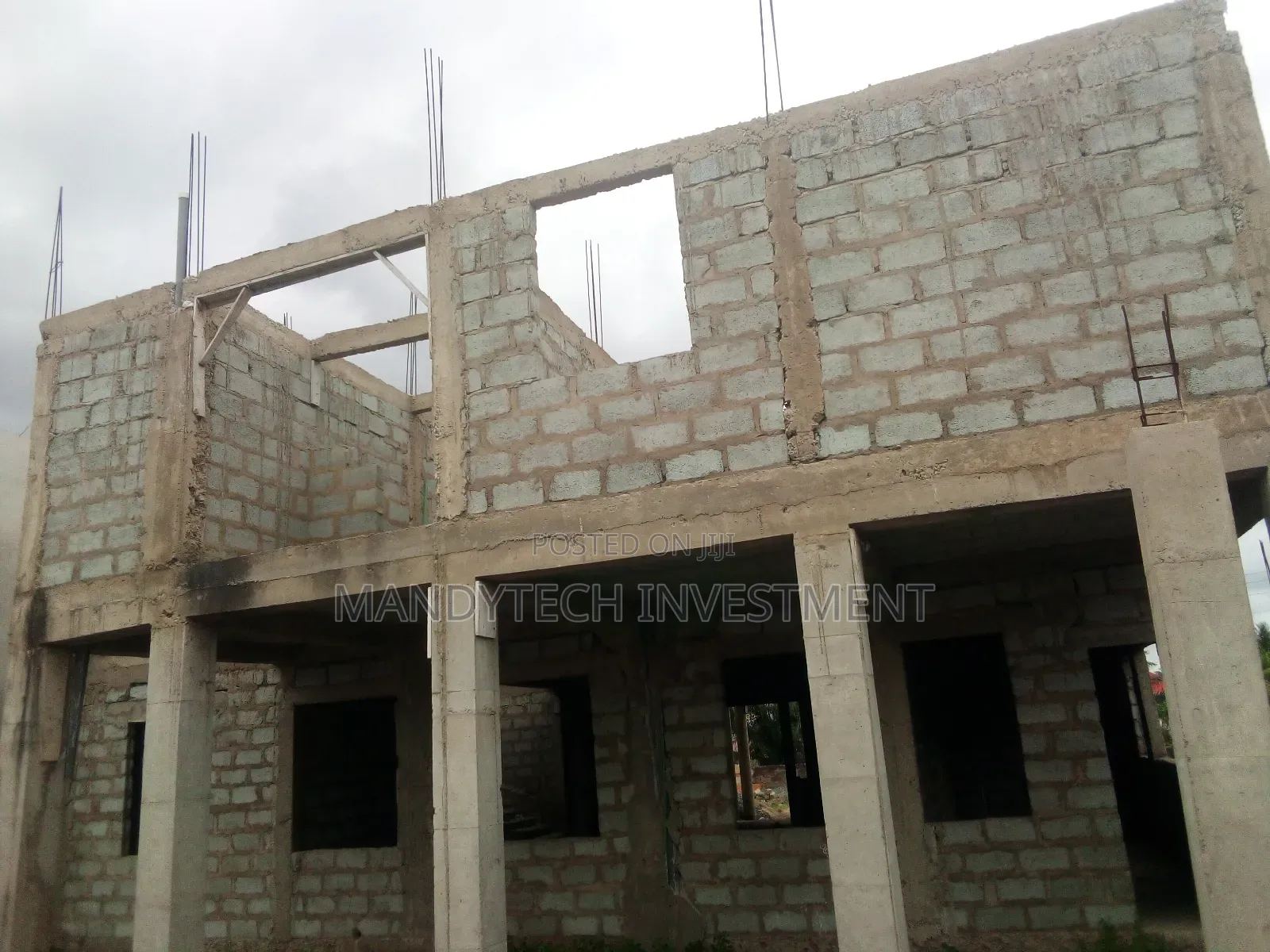 Classic 6 Bedroom Uncompleted House - Adenta