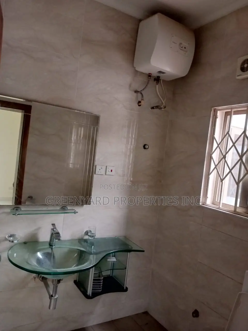 4bdrm House in A&C Mall, East Legon for rent