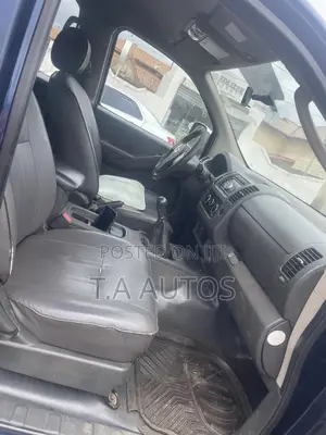 Nissan Navara 2016 Blue