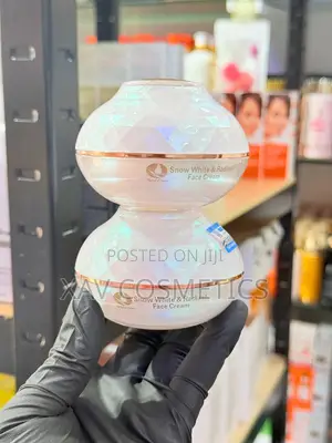 Snow White and Radiant Face Cream (Super Glow)
