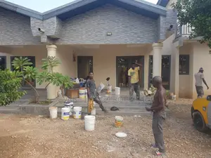 4bdrm Apartment in Ashomang Estate for rent