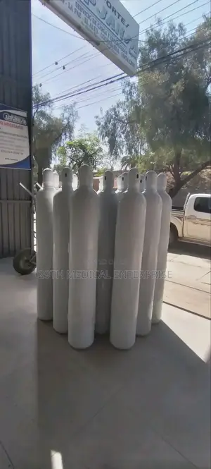 Oxygen Cylinder (40 Ltrs)