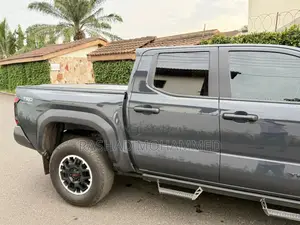 Toyota Tacoma 2024 Gray