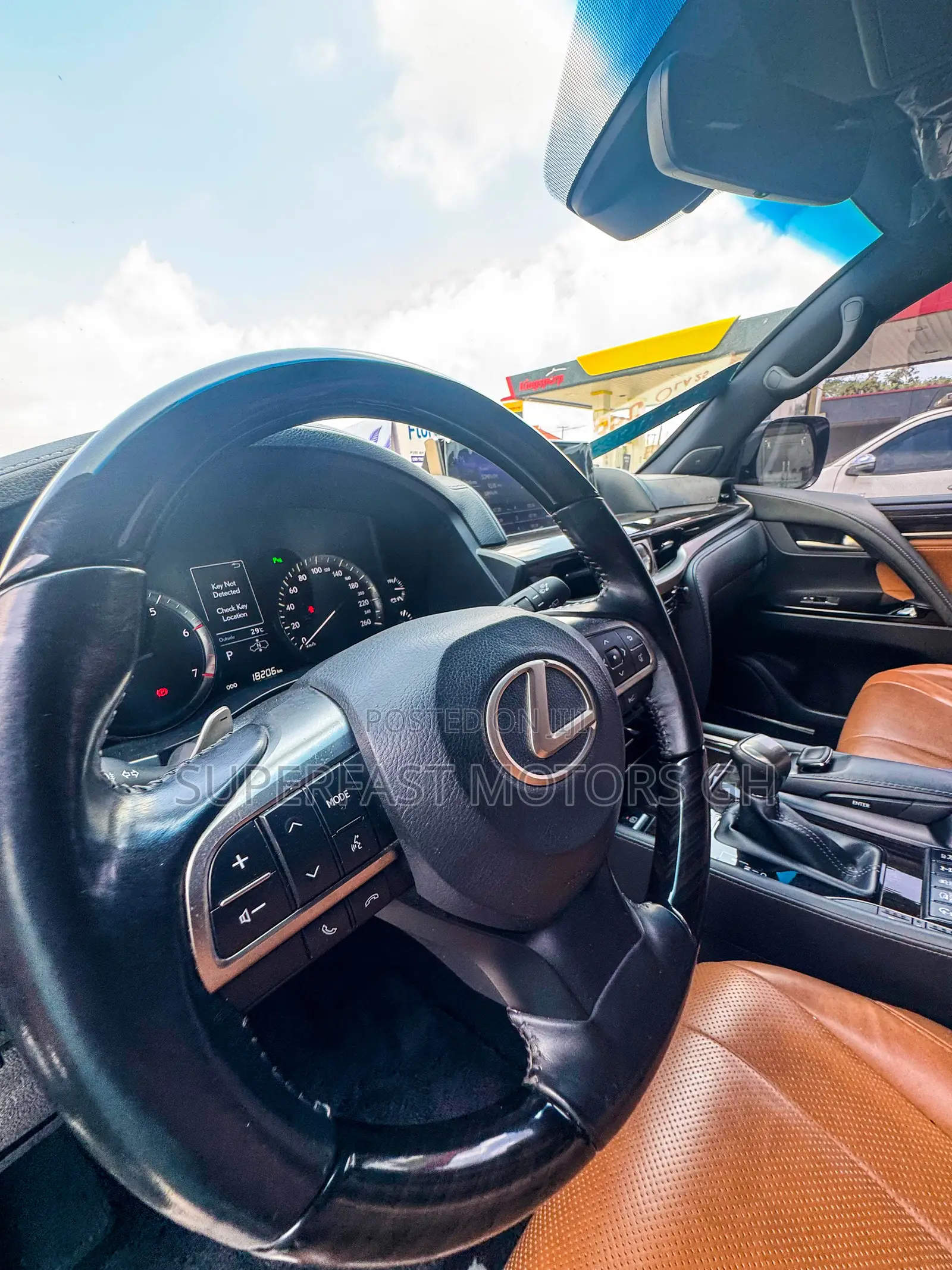 Lexus LX 570 AWD 2021 Beige