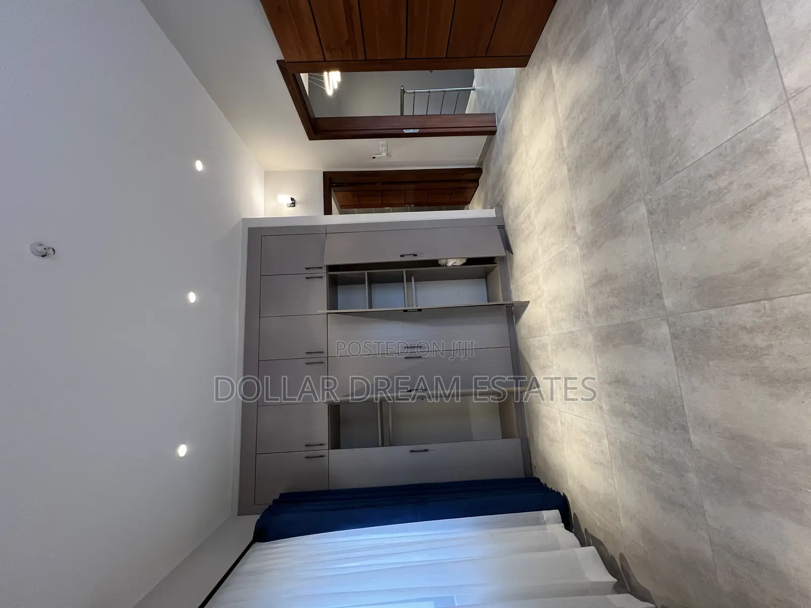 4bdrm Townhouse / Terrace in Oyarifa for rent