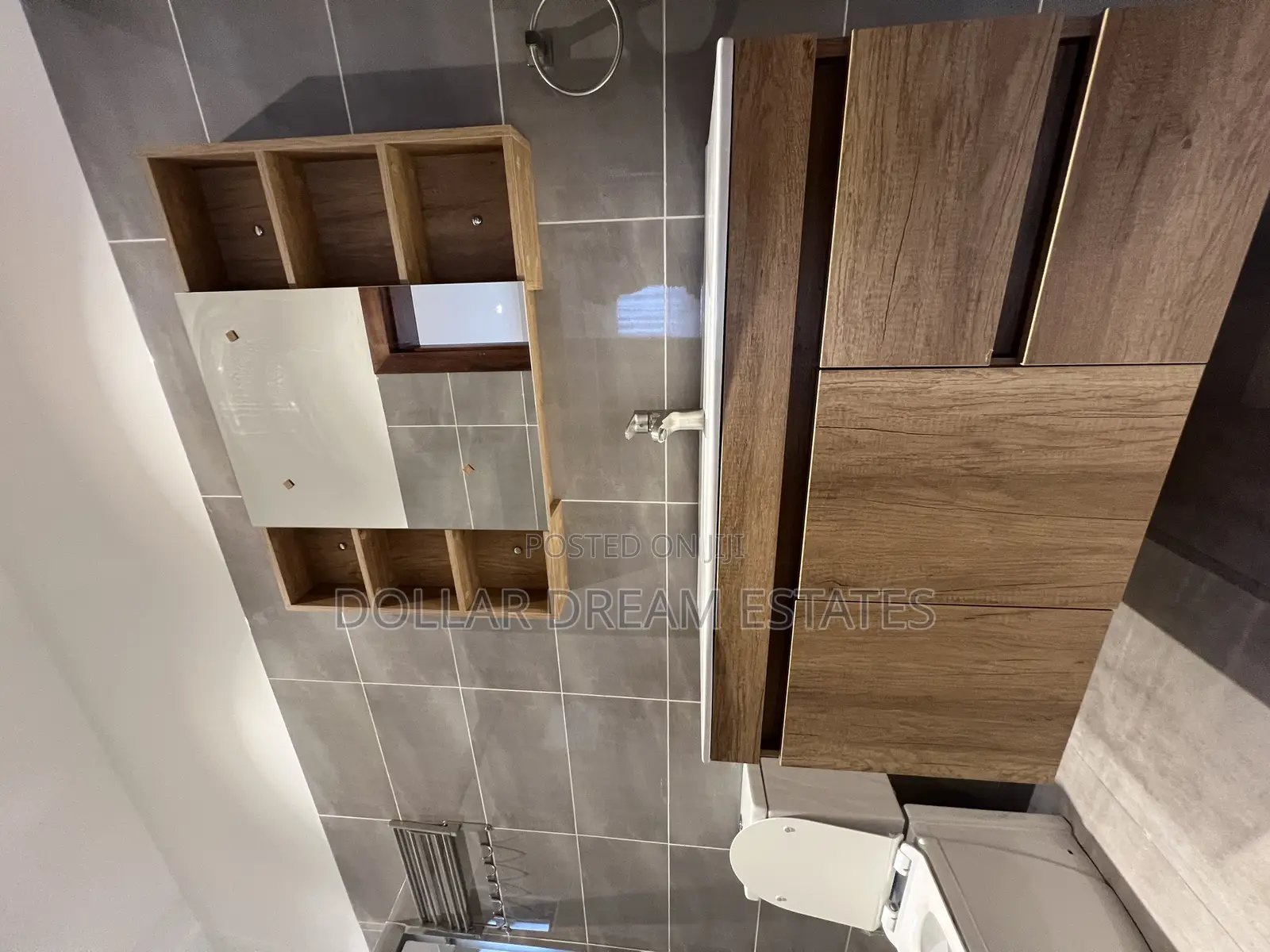 4bdrm Townhouse / Terrace in Oyarifa for rent