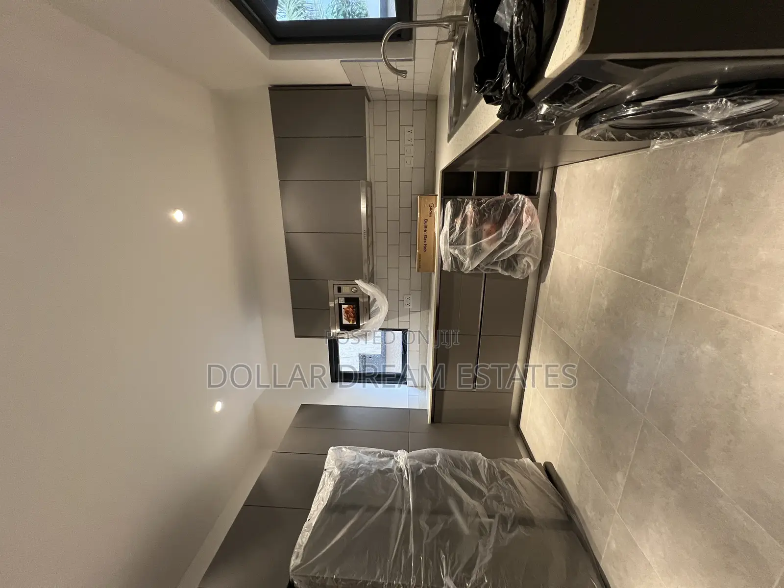 4bdrm Townhouse / Terrace in Oyarifa for rent
