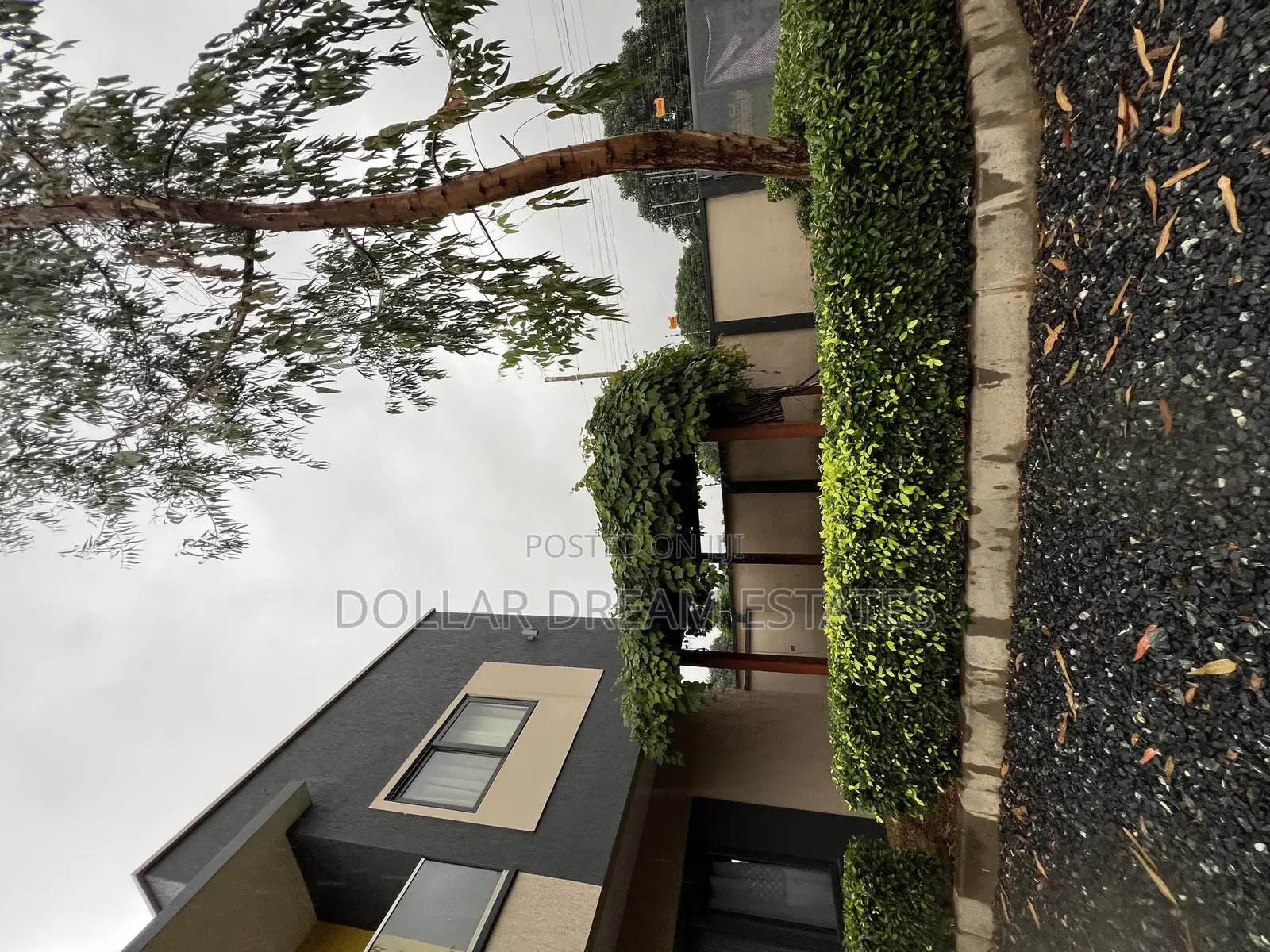 4bdrm Townhouse / Terrace in Oyarifa for rent