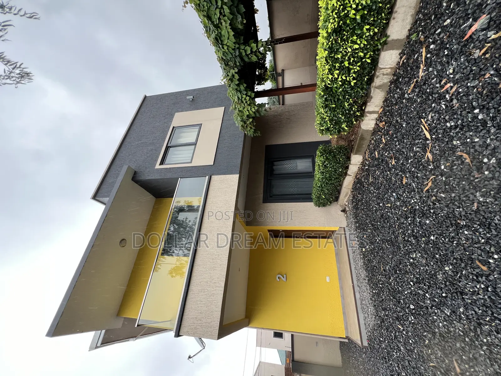 4bdrm Townhouse / Terrace in Oyarifa for rent