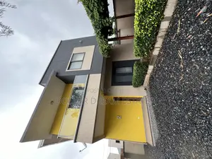 4bdrm Townhouse / Terrace in Oyarifa for rent