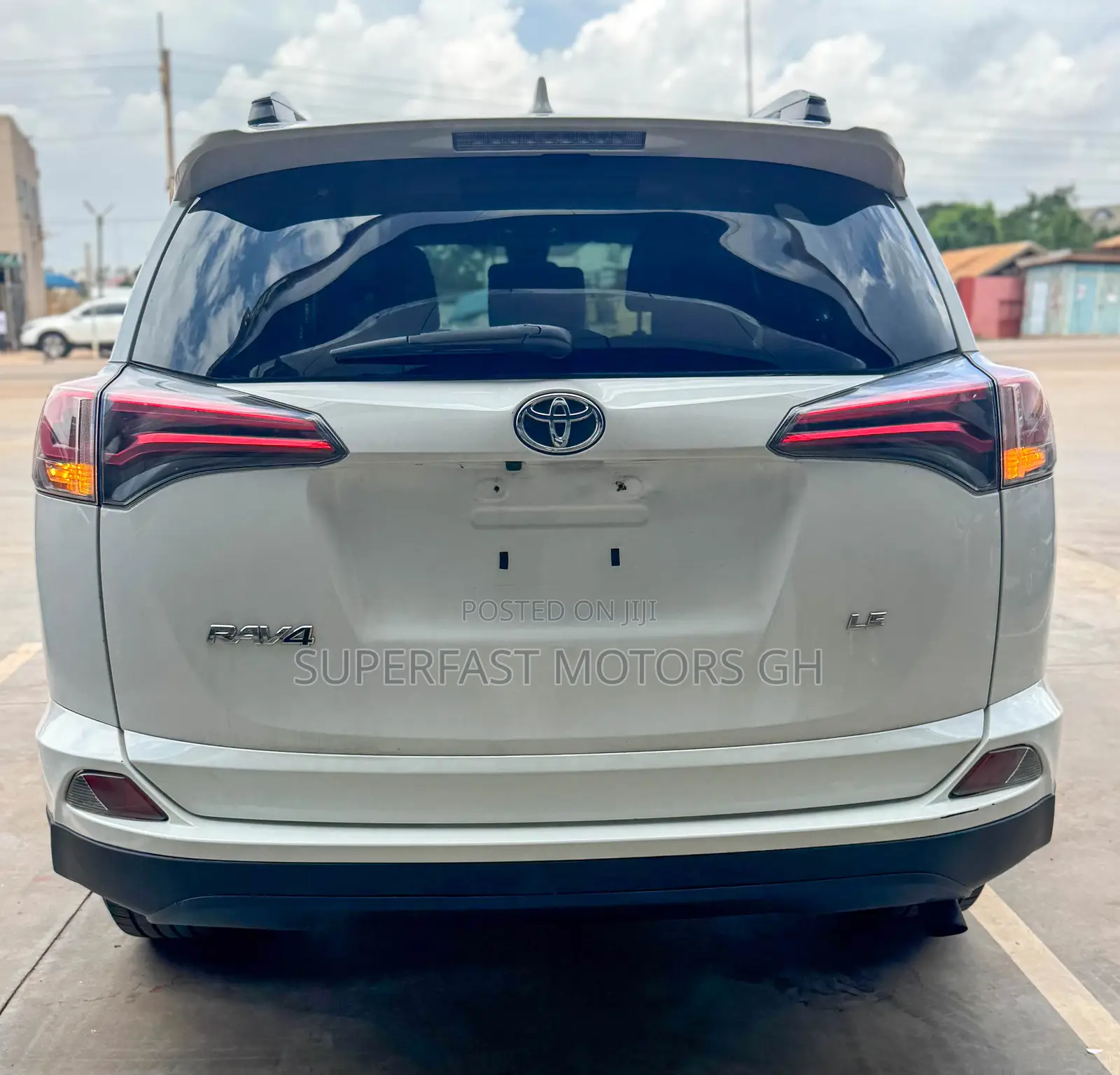 Toyota RAV4 LE AWD (2.5L 4cyl 6A) 2017 White