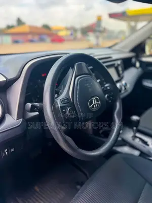 Toyota RAV4 LE AWD (2.5L 4cyl 6A) 2017 White