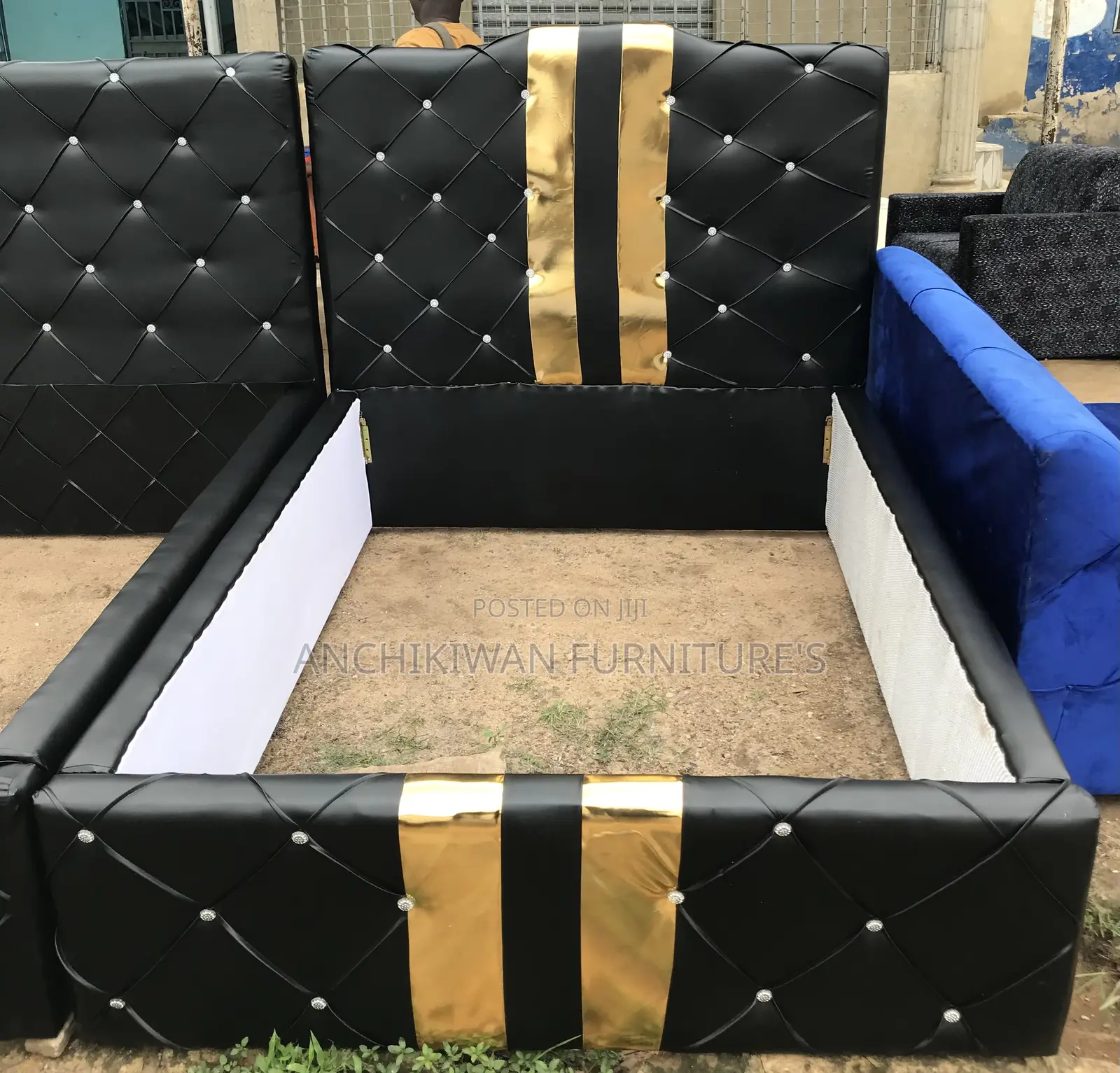 Gold Leave Bed Design (Cash in Delivery)