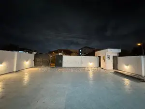 5bdrm House in Ashomang Estate for sale