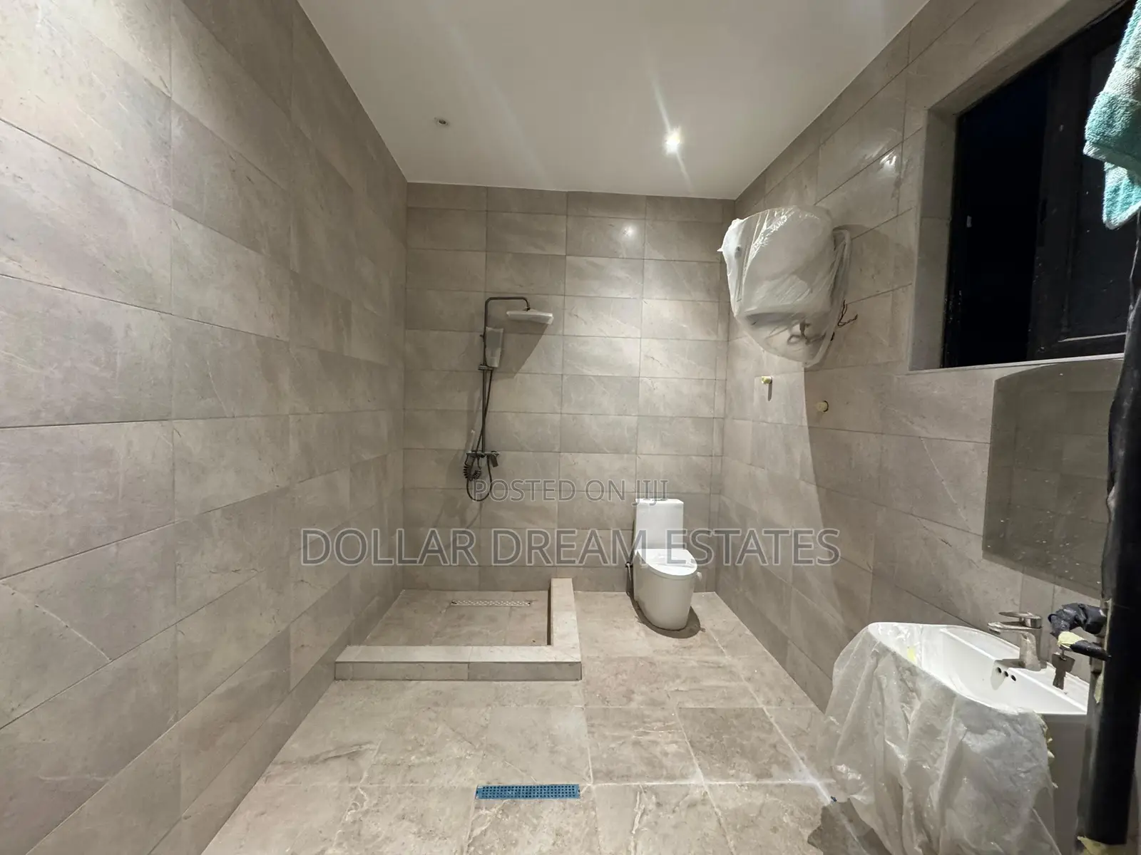5bdrm House in Ashomang Estate for sale