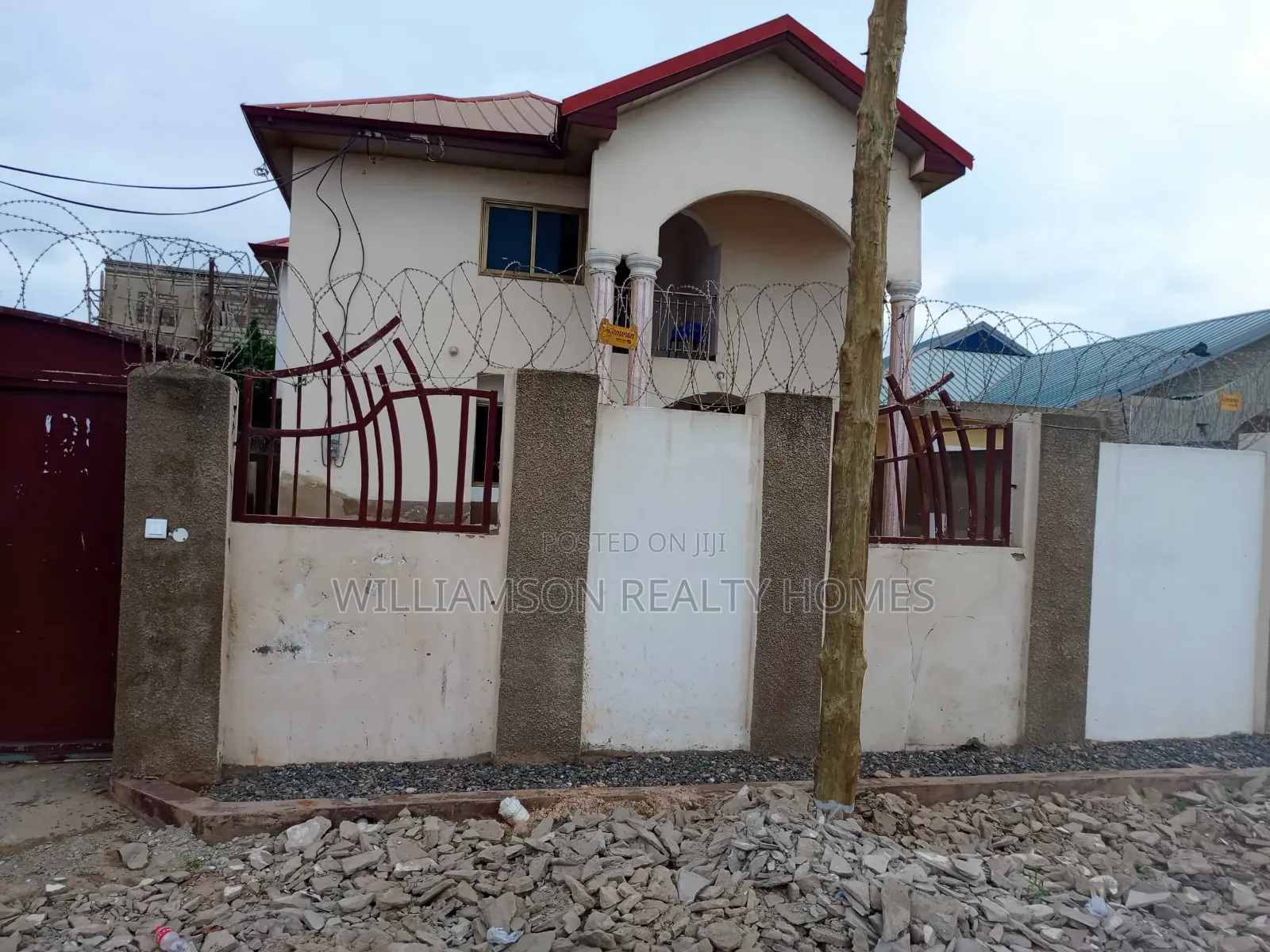 3bdrm Apartment in Coastal Estate Area, Spintex for rent