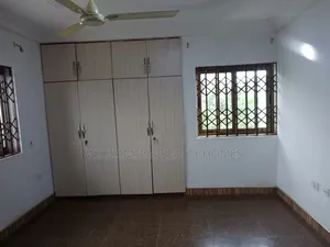 3bdrm Apartment in Coastal Estate Area, Spintex for rent