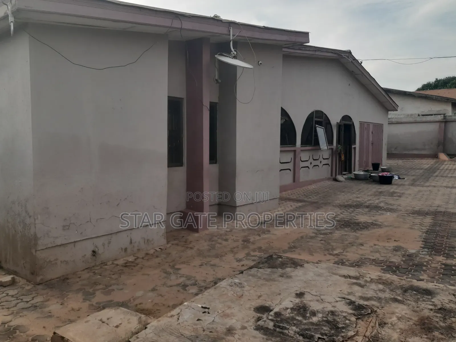 6bdrm House in Atonsu Edwinease (, Kumasi Metropolitan for sale