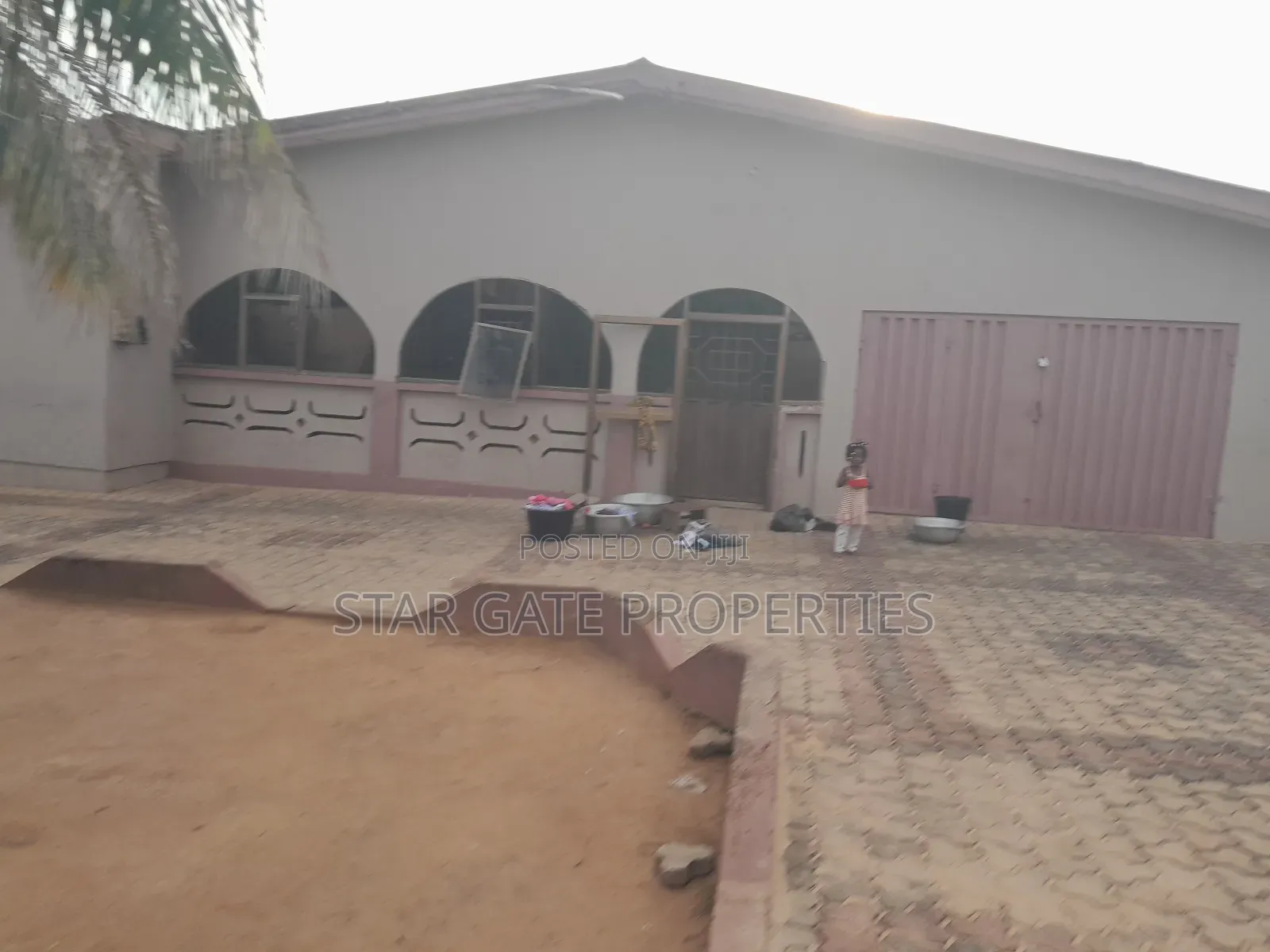 6bdrm House in Atonsu Edwinease (, Kumasi Metropolitan for sale