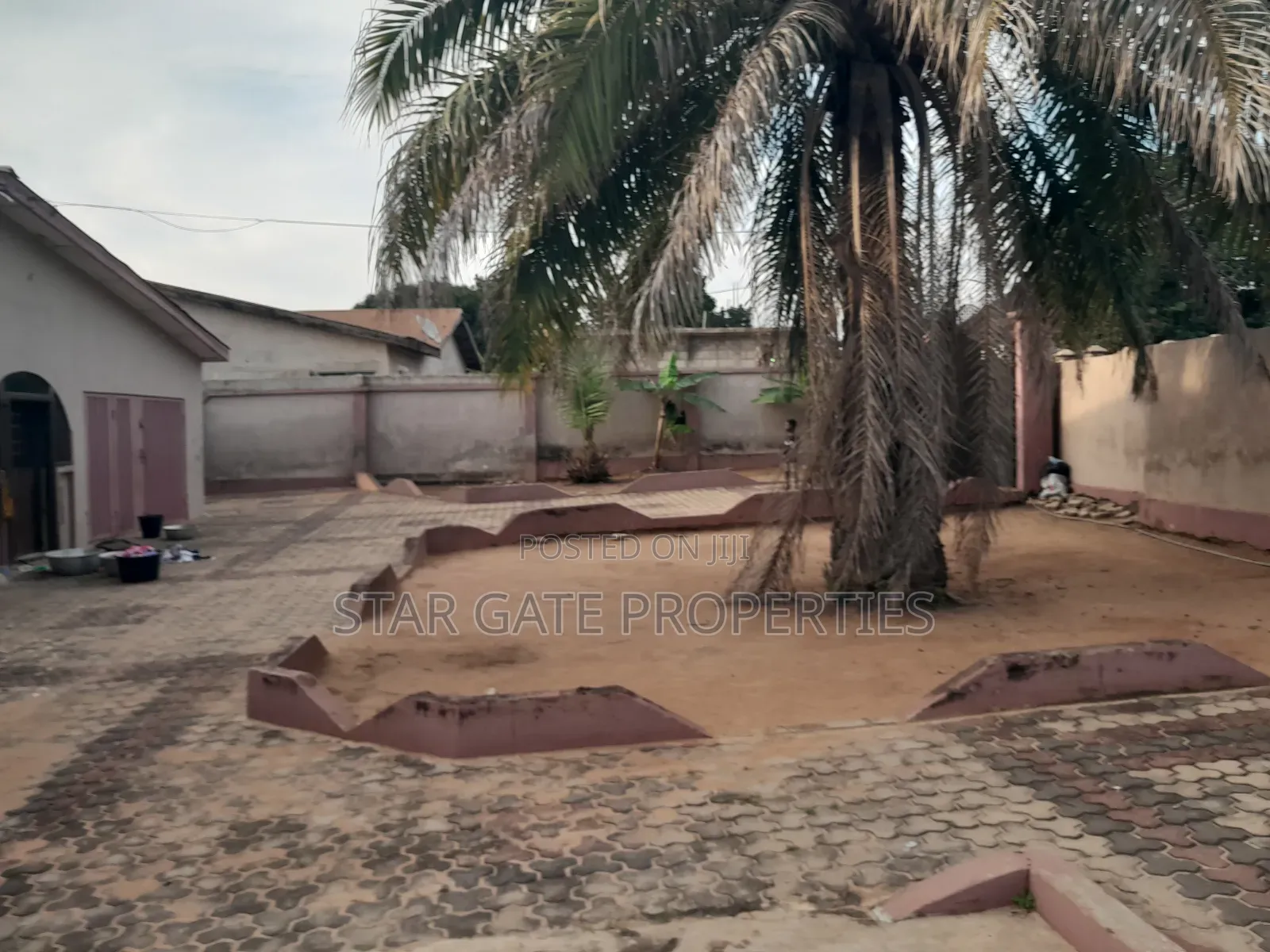 6bdrm House in Atonsu Edwinease (, Kumasi Metropolitan for sale