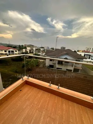 5bdrm Duplex in East Legon for sale