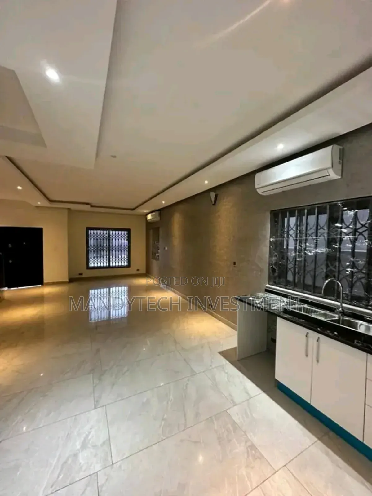 5bdrm Duplex in East Legon for sale