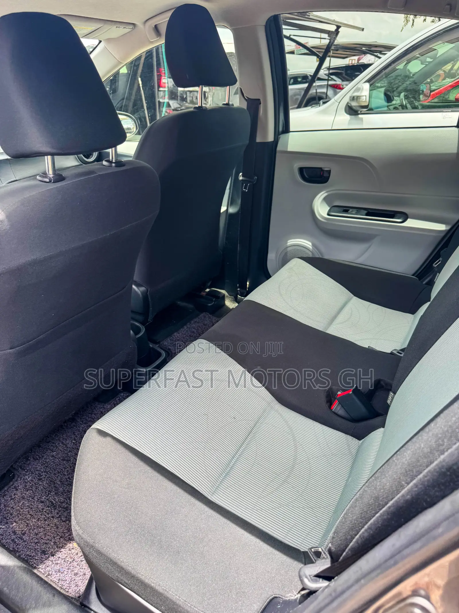 Toyota Aqua 2011 Gray