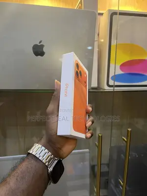New Apple iPhone 17 Pro Max 256 GB Orange