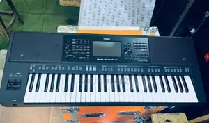 Yamaha Psr-sx720, Which Is A 61-key Arranger Workstation Keyboard.