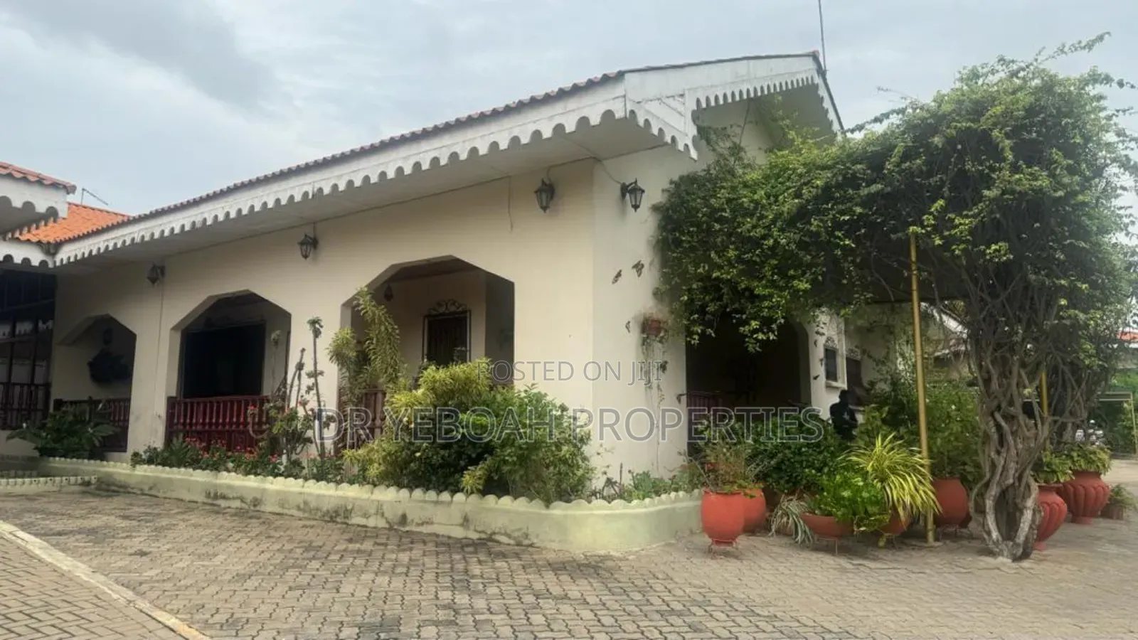 4bdrm Bungalow in Regimanuel for sale