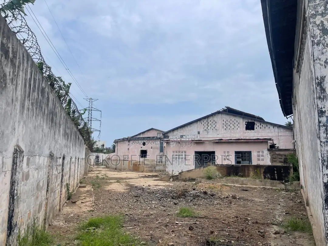 2 Aces Land at Graphics Road Accra for Sale.